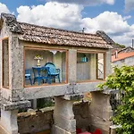 Guest house Pazos 3*